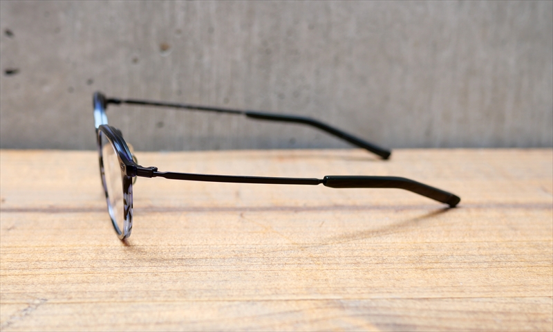 新品即納新品 未使用フォーナインズ999.9眼鏡フレーム M-80 9003 ブラック × アンティークゴールド ケース付 メガネ フルリム