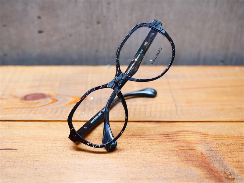 【alain mikli / アラン ミクリ】新生 alain mikli / アラン ミクリ のニューコレクション「A03511M-002」